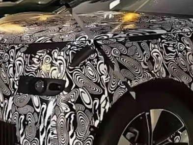 2.0T发动机+三电机，原地掉头、蟹行模式，买中大型SUV的等等它！